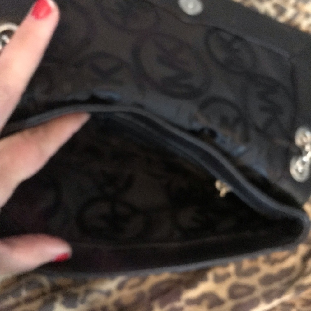 Micheal Kors black classic quilted  leather crossbody, versatile Like New - Picture 11 of 13